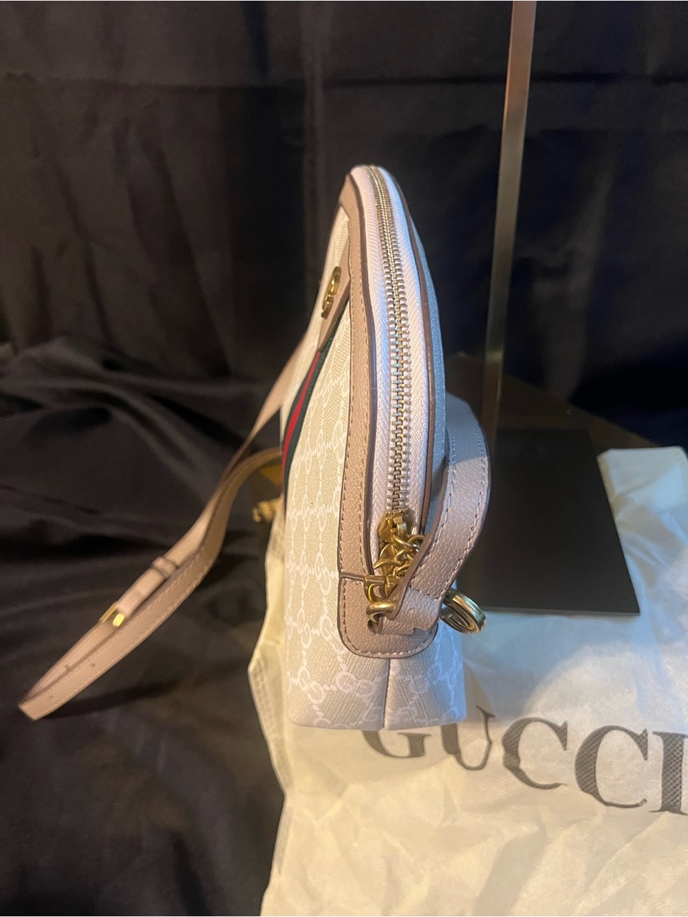 Gucci Beige GG Supreme Crossbody with Red and Green Web Stripe Dust Bag Included - Picture 4 of 14